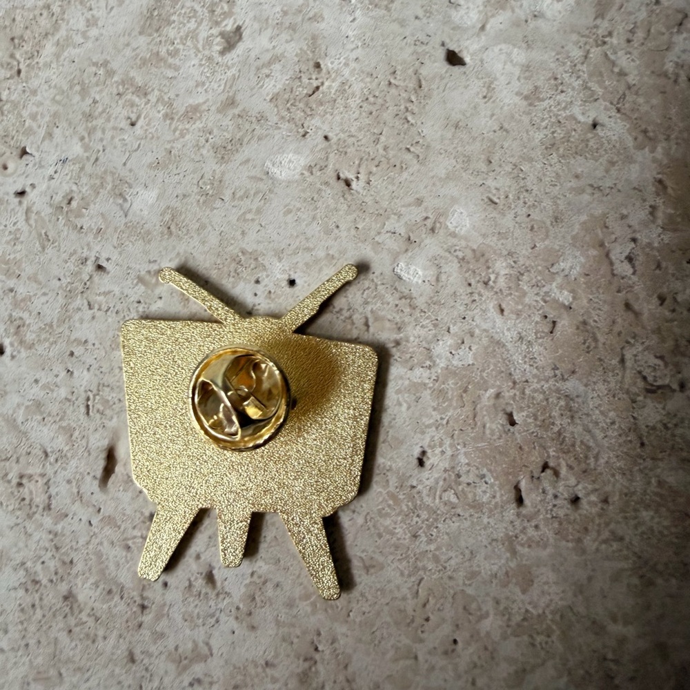 MTV Retro Logo Pin | Blue & Gold Music Television Vintage Enamel Brooch - Picture 2 of 4